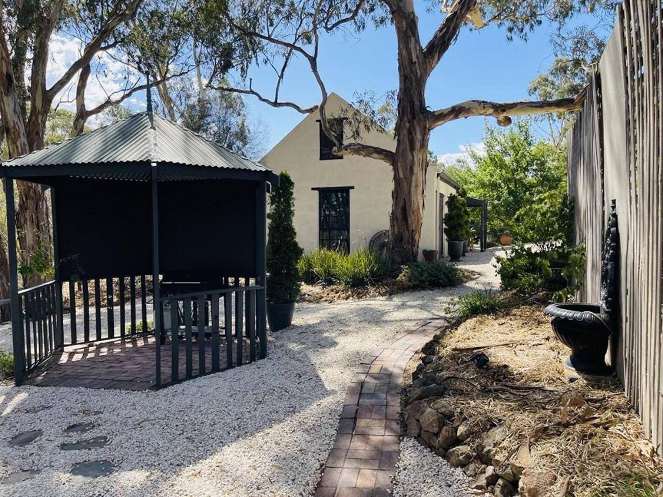 St Helen'S Cottages Clare Bagian luar foto