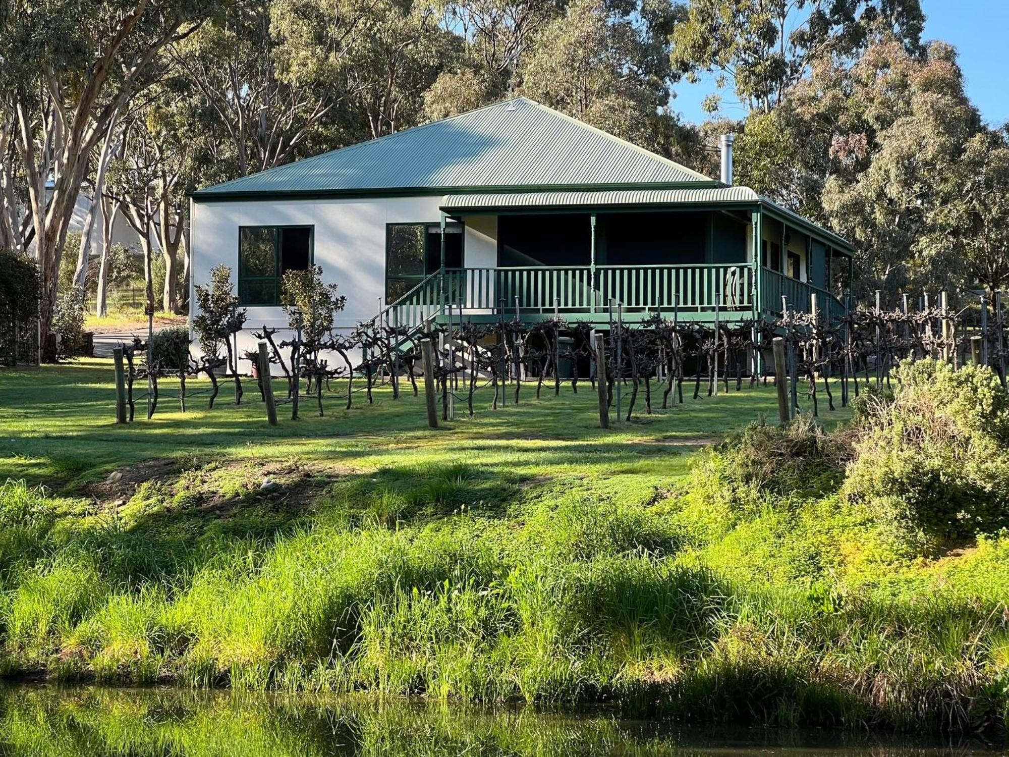 St Helen'S Cottages Clare Bagian luar foto